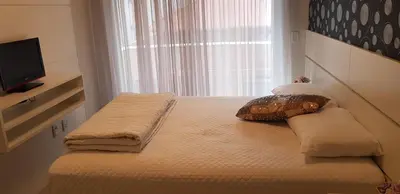A planta de Ótimo apt 3 suítes, 2 garagens, 75 m da praia, ar