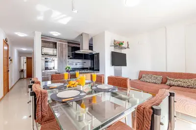 A cozinha ou kitchenette de Apartamento a 200m da Praia de Bombas