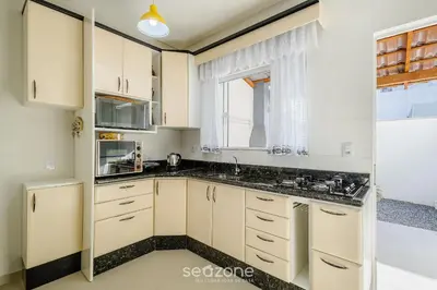 A cozinha ou kitchenette de Casa c/ 2 Suítes e Churrasqueira LRM0226