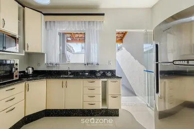 A cozinha ou kitchenette de Casa c/ 2 Suítes e Churrasqueira LRM0226