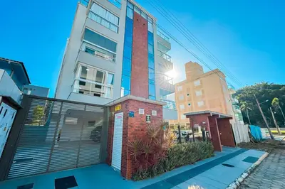 O edifício onde o apartamento está situado