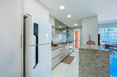A cozinha ou kitchenette de Praia de Palmas - 80 metros da praia - 0496