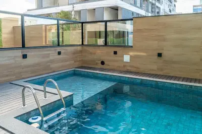 A piscina em ou perto de Cobertura duplex com 02 suítes