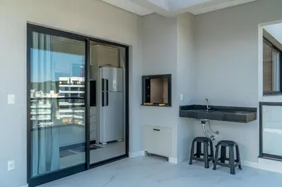 A cozinha ou kitchenette de Cobertura duplex com 02 suítes
