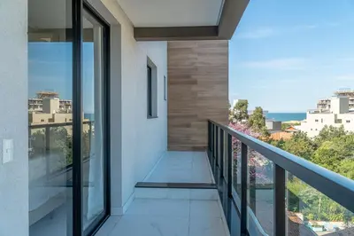 Uma varanda ou terraço em Cobertura duplex com 02 suítes