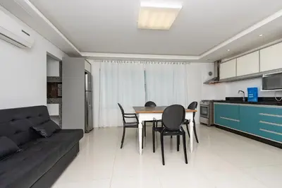 A planta de Solar das Ilhas 203 – Lindo Apartamento com Ótimo Custo-Benefício, a Poucos Metros da Praia de 4 Ilhas.