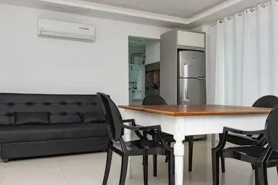 A planta de Solar das Ilhas 203 – Lindo Apartamento com Ótimo Custo-Benefício, a Poucos Metros da Praia de 4 Ilhas.