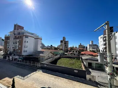 Uma vista geral de Governador Celso Ramos ou a vista da cidade a partir do apartamento