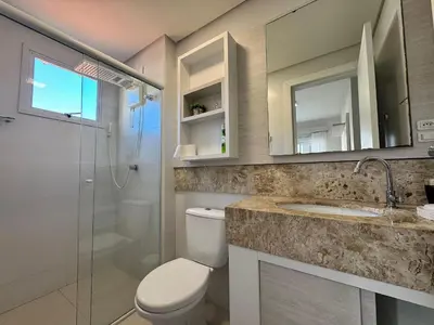 Uma casa de banho em Residencial Luize 201 – Um apartamento encantador, a apenas 3 minutos a pé do mar na Praia de Palmas
