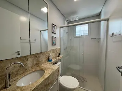 Uma casa de banho em Residencial Luize 201 – Um apartamento encantador, a apenas 3 minutos a pé do mar na Praia de Palmas
