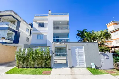 O edifício onde o apartamento está situado