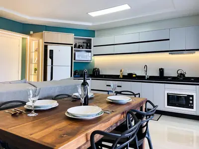 A cozinha ou kitchenette de Apto a Poucos Passos da Praia de Palmas - 0300