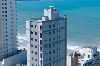 A planta de Apto moderno c/ vista para o mar MA8680
