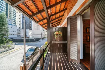 O edifício onde a casa de férias está situado