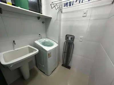 Uma casa de banho em Apto em condomínio com lazer completo!