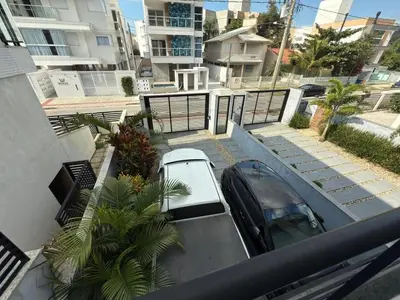 O edifício onde o apartamento está situado