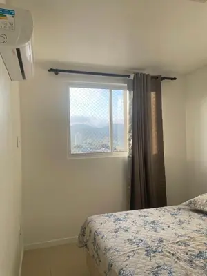 Uma cama ou camas num quarto em Apartamento à 370m do mar