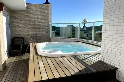 A planta de Cobertura com jacuzzi 2 minutos da praia