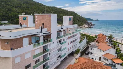 A planta de Excelente apartamento em condomínio pé na Areia.
