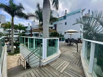 O edifício onde o apartamento está situado