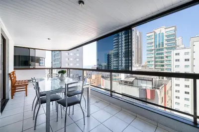 Uma varanda ou terraço em Achei Itapema • Nápoli Residencial, R.224