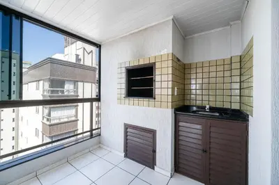 A cozinha ou kitchenette de Achei Itapema • Nápoli Residencial, R.224