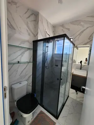 Uma casa de banho em apartamento