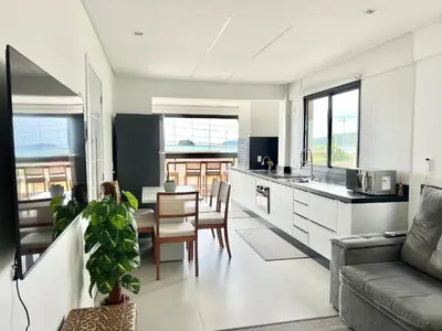 A cozinha ou kitchenette de Apto vista MAR na praia de Palmas! ZI01I