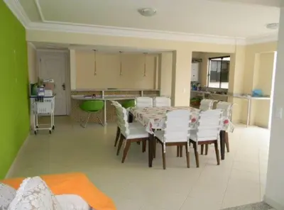 A cozinha ou kitchenette de Cobertura de 475 m