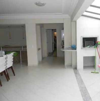 Uma televisão e/ou sistema de entretenimento em Cobertura de 475 m