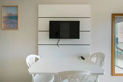 Uma televisão e/ou sistema de entretenimento em Residencial Flórida I