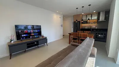 A cozinha ou kitchenette de Apê Central | 2 Suítes + A/C + Vista Mar