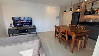 A cozinha ou kitchenette de Apê Central | 2 Suítes + A/C + Vista Mar