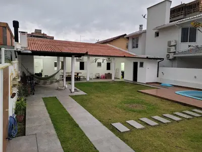 O edifício onde a casa de férias está situado