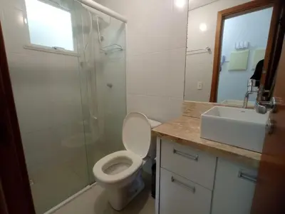 Uma casa de banho em A001- Ed Montreal Apto 304