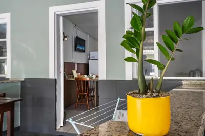 Uma televisão e/ou sistema de entretenimento em Mares e Flores de Bombinhas