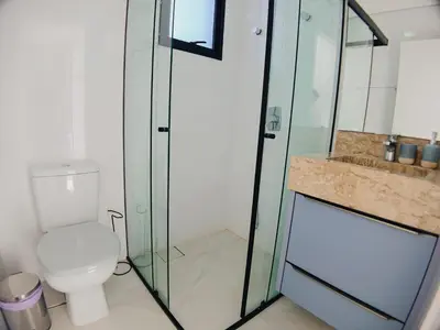 Uma casa de banho em Linda cobertura duplex na Praia do Mariscal!