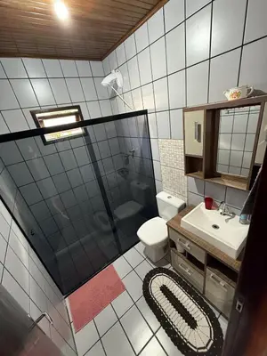 Uma casa de banho em Casa a 150M da praia, Self Check-in