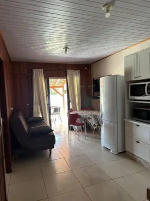 A cozinha ou kitchenette de Casa grande 500mt de Mariscal beach