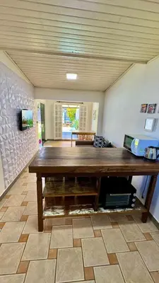 A cozinha ou kitchenette de Casa Sal - Com Piscina - Praia de Mariscal-SC
