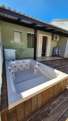 A planta de Casa Sol - Com Piscina - Praia de Mariscal - SC
