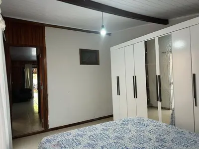 Uma cama ou camas num quarto em Casa grande 500mt de Mariscal beach