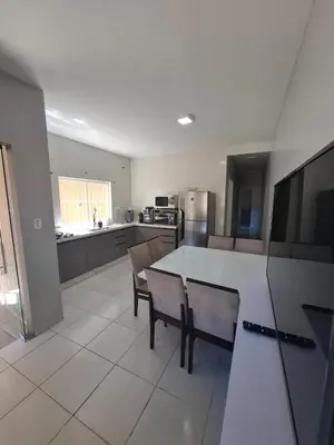 A planta de Casa Privativa - Pisicna, AR, Wifi, 2 quartos, 2 Banheiros, Garagem - Porto Belo, Perequê