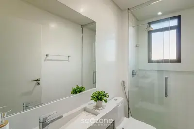 Uma casa de banho em Apartamentos Bem Equipados a 100 m da Praia - EVR