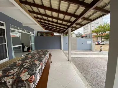 A planta de Cód 129 - Casa c/ sinuca a 300m da praia