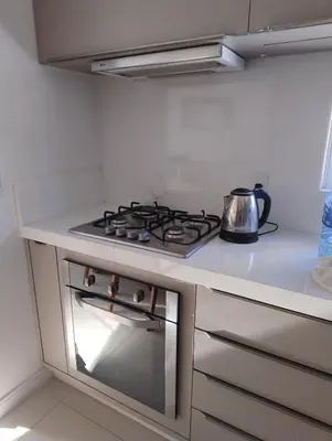 A cozinha ou kitchenette de Apartamento de luxo em Meia Praia
