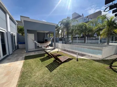 A piscina em ou perto de Casa Amendoeira a 200m da Praia de Mariscal