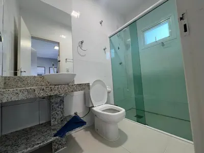Uma casa de banho em Casa Amendoeira a 200m da Praia de Mariscal