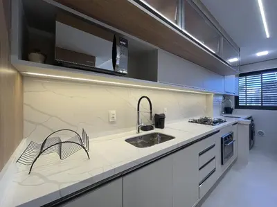 A planta de Oásis do Atlântico 301 B - Apartamento decorado com 3 dormitórios em um condomínio clube na Praia de Palmas.