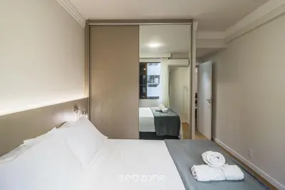A planta de Apto com 3 quartos a 120m da praia central LHE0201